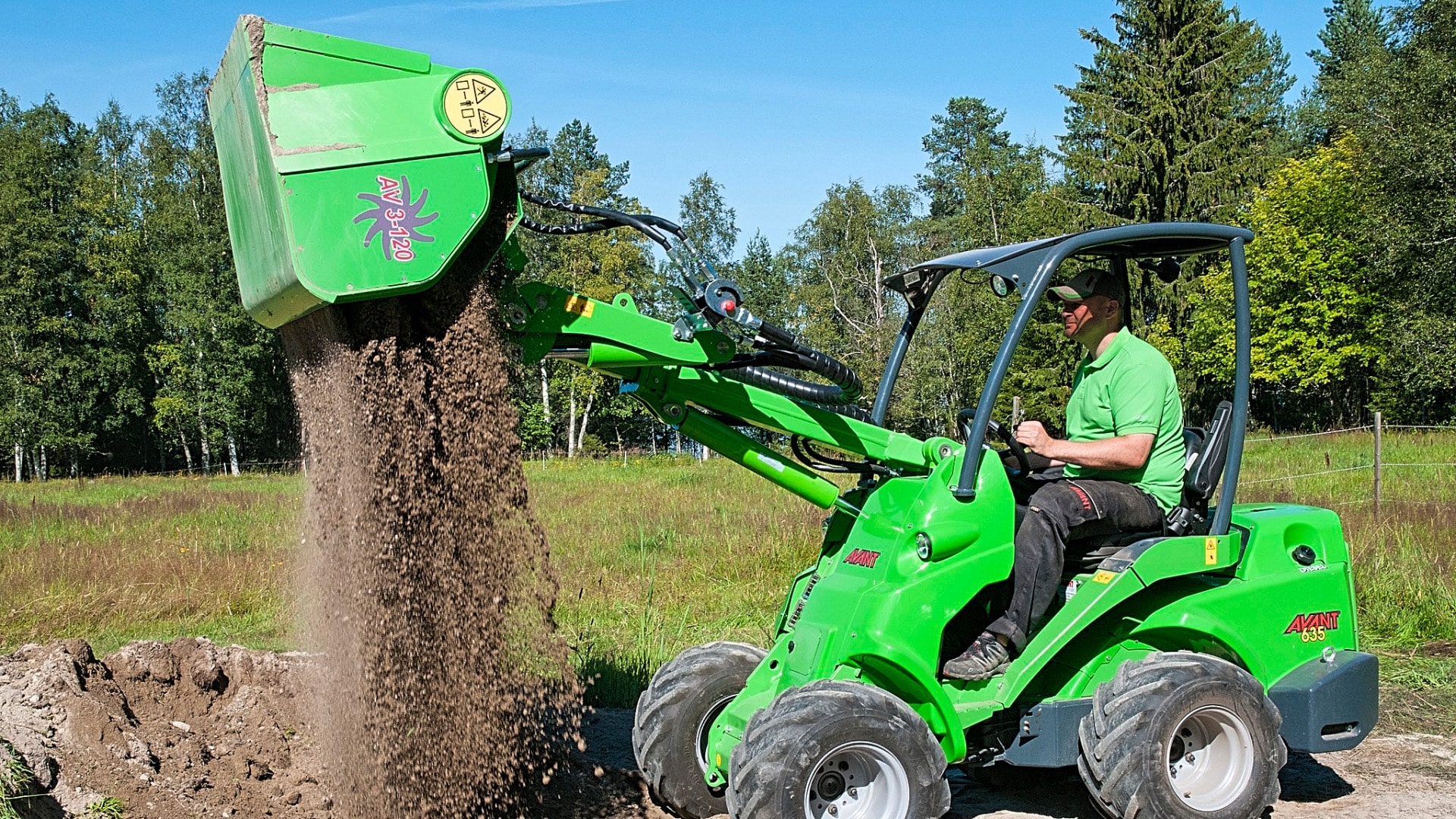 avant-skid-steer-screening-bucket-attachment